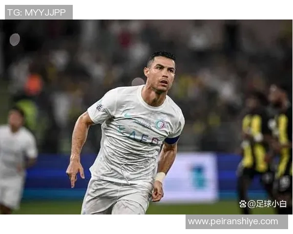 足球明星的光辉瞬间与无畏精神的生动描绘 足球明星的光辉瞬间与无畏精神的生动描绘